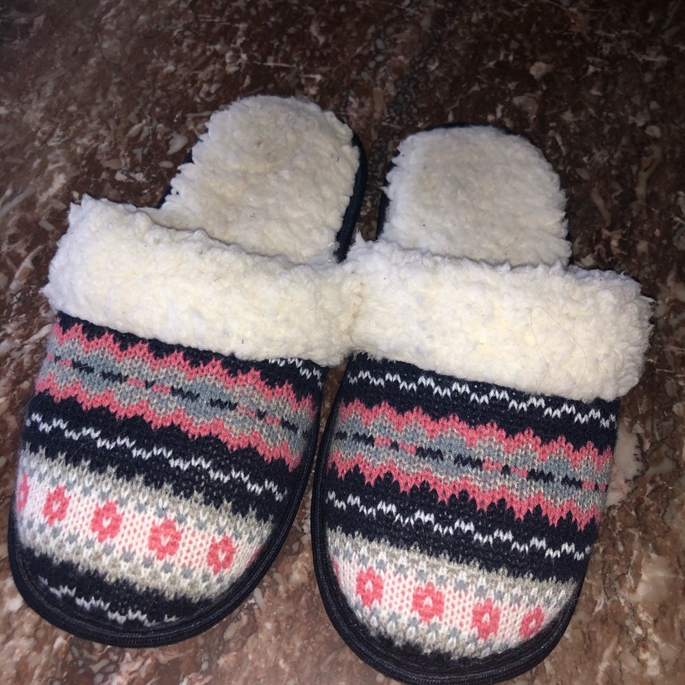 Slippers - Picture 2 of 3